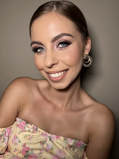 Sylwia Ożga - fryzury i makijaże na każdą okazję